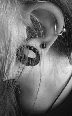 Ecarteurs d'oreilles : Tout ce qu'il faut savoir sur cet objet