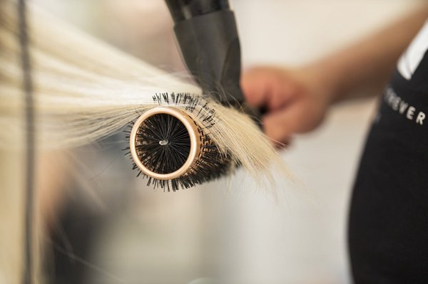 Coiffeur à domicile : Quelles techniques de mèches demander ?