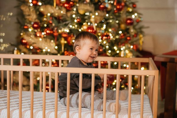 Comment sélectionner une crèche de Noël adaptée à un intérieur au design contemporain ?
