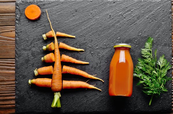 Astuces pour styliser des robes longues à fentes pour des occasions spéciales