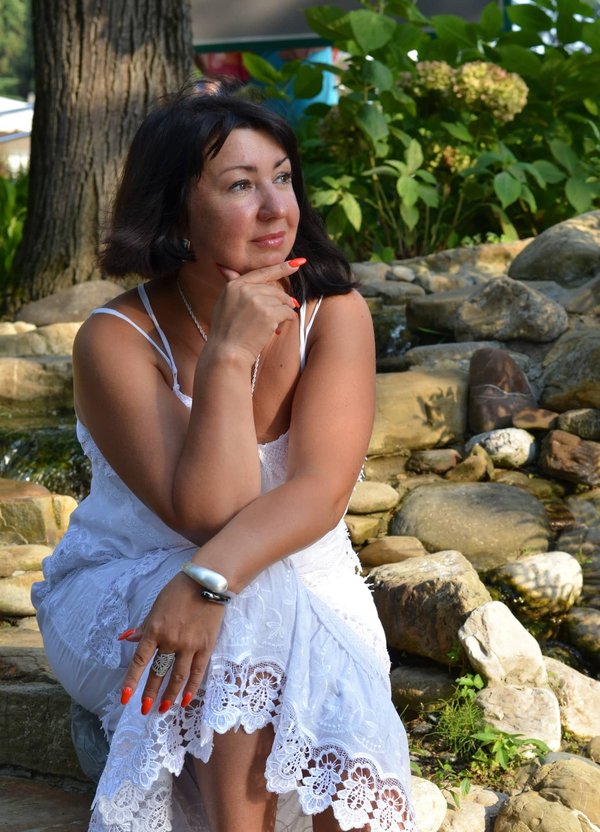 Robe bohème grande taille : l'astuce style pour une silhouette flatteuse