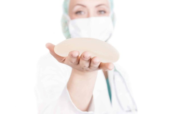 Chirurgie plastique et esthétique : les points à considérer avant une opération