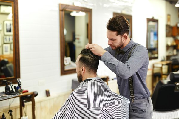 Pourquoi choisir de se rendre chez un coiffeur à Nice ?